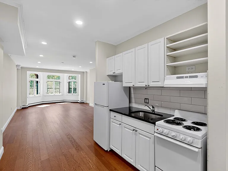 173 Marlborough St #11 — Photo 2