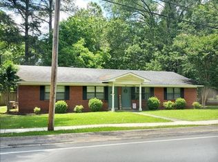 819/821 Davis St, Conway, AR 72034