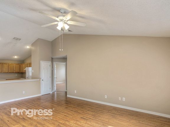 2nd image of 1303 Windy Bluff Dr