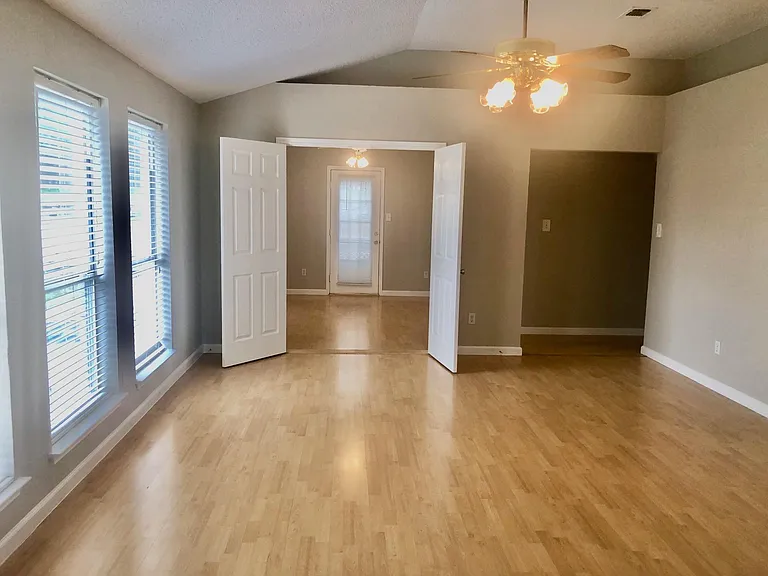 6125 York River Dr — Photo 11