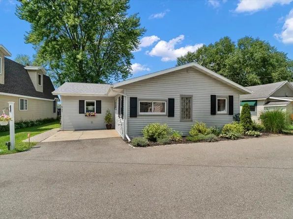 6731 Campau Lake Dr SE, Alto, MI 49302