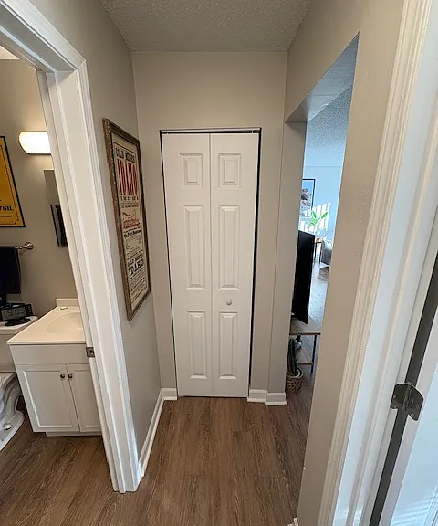 510 E Fairlawn Dr — Photo 6