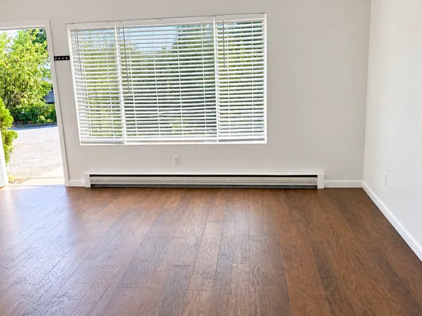 12830 SW Grant Ave APT 1, Tigard, OR 97223