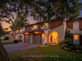 1180 Mississauga Valley Blvd #103, Mississauga, ON L5A3M9