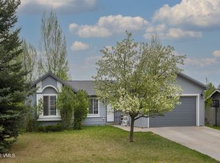 236 Navajo Rd, Gypsum, CO 81637