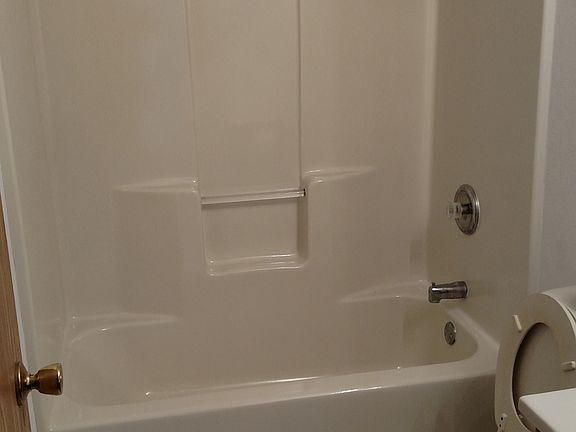 5th image of 8451 Woodcreek Ave