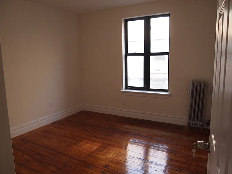 546 W 147th St #2E — Photo 4
