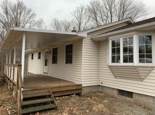 4410 Wayne Rd, Mantua, OH 44255