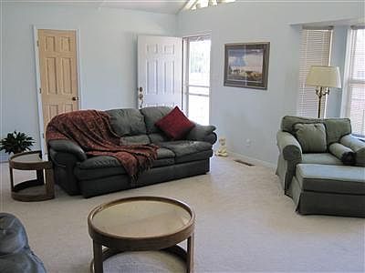 4th image of 30 Blackberry Ln