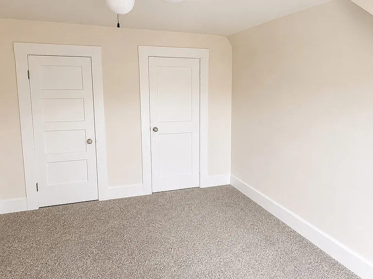 317 Rogers Ave — Photo 2
