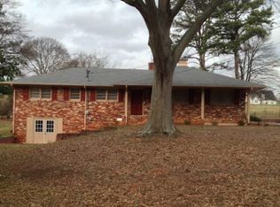 661 Pine Valley Dr, Royston, GA 30662