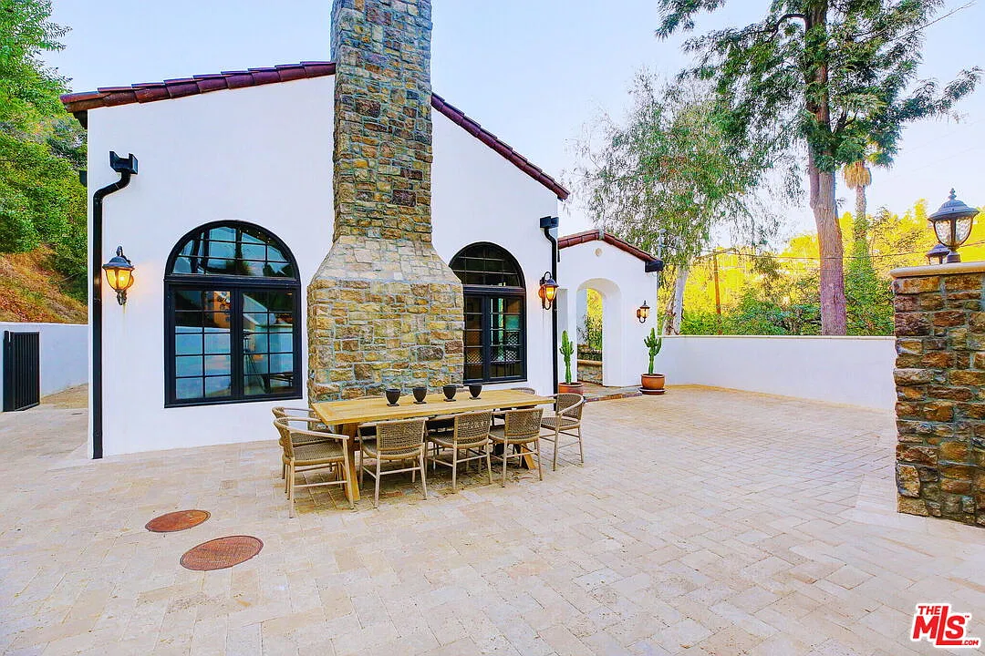 4 bed, 2.5 bath, 3535 sqft, $23,000 — Photo 3