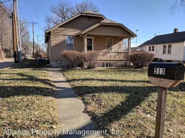 513 S 12th St, Manhattan, KS 66502