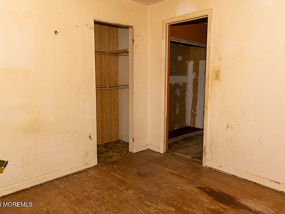 3rd image of 918 7th Street #ST