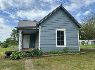 413 W 2nd St, Hale, MO 64643