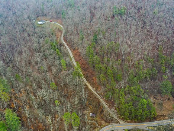 5th image of 1291 Polls Creek Rd