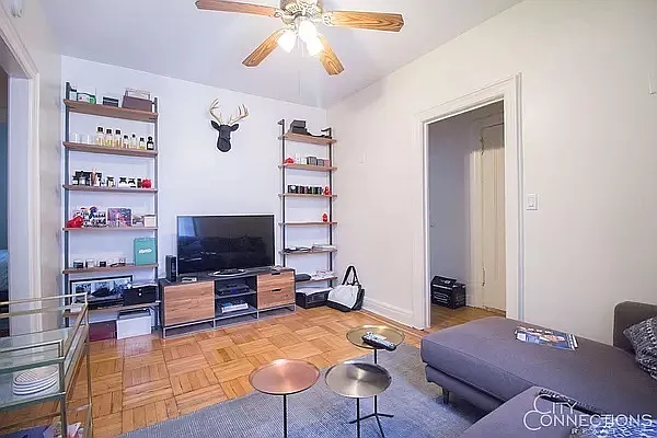 Rented by City Connections Realty | media 8