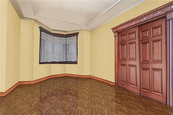 Sold by Remax Edge | media 9