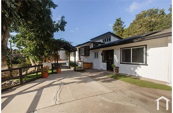 Building Photo - 43 Laureles Grade #2