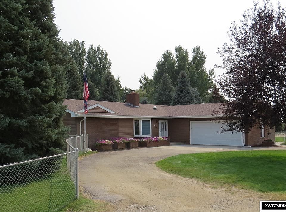 1st image of 675 Country Club Dr