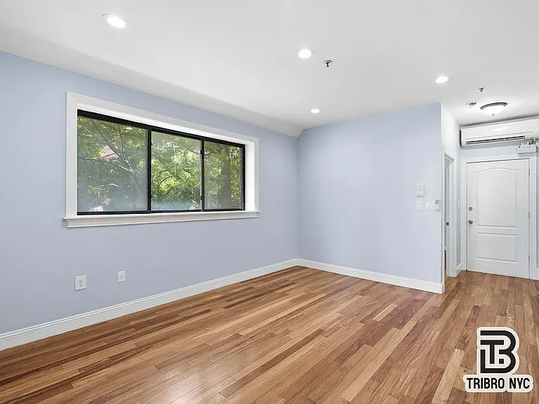 312 Willis Ave #2R — Photo 2