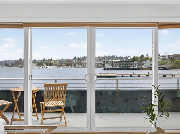 733 Lake St S APT 104, Kirkland, WA 98033