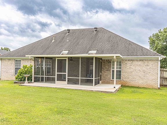 3rd image of 186 Walnut Trace Dr