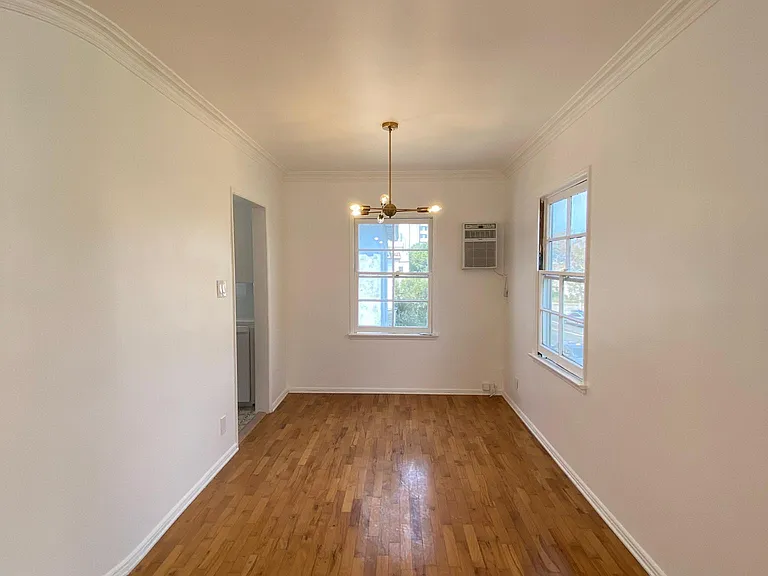 1453 1/2 S Beverly Dr — Photo 8