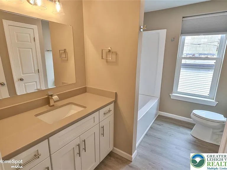 1210 W Turner St #2 — Photo 12