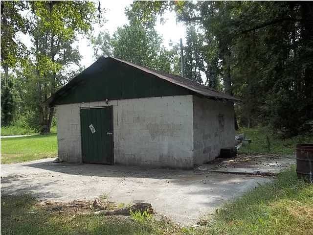 2nd image of 445 Jelly Roll Rd