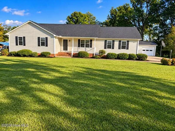 414 N Wilson Street, Walstonburg, NC 27888