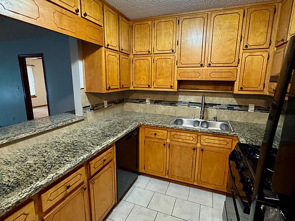 5th image of 180 Chesapeake Dr