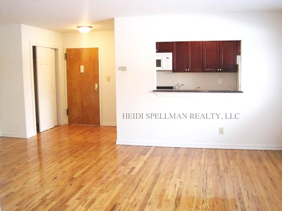 1st image of 1 Soundview Dr
