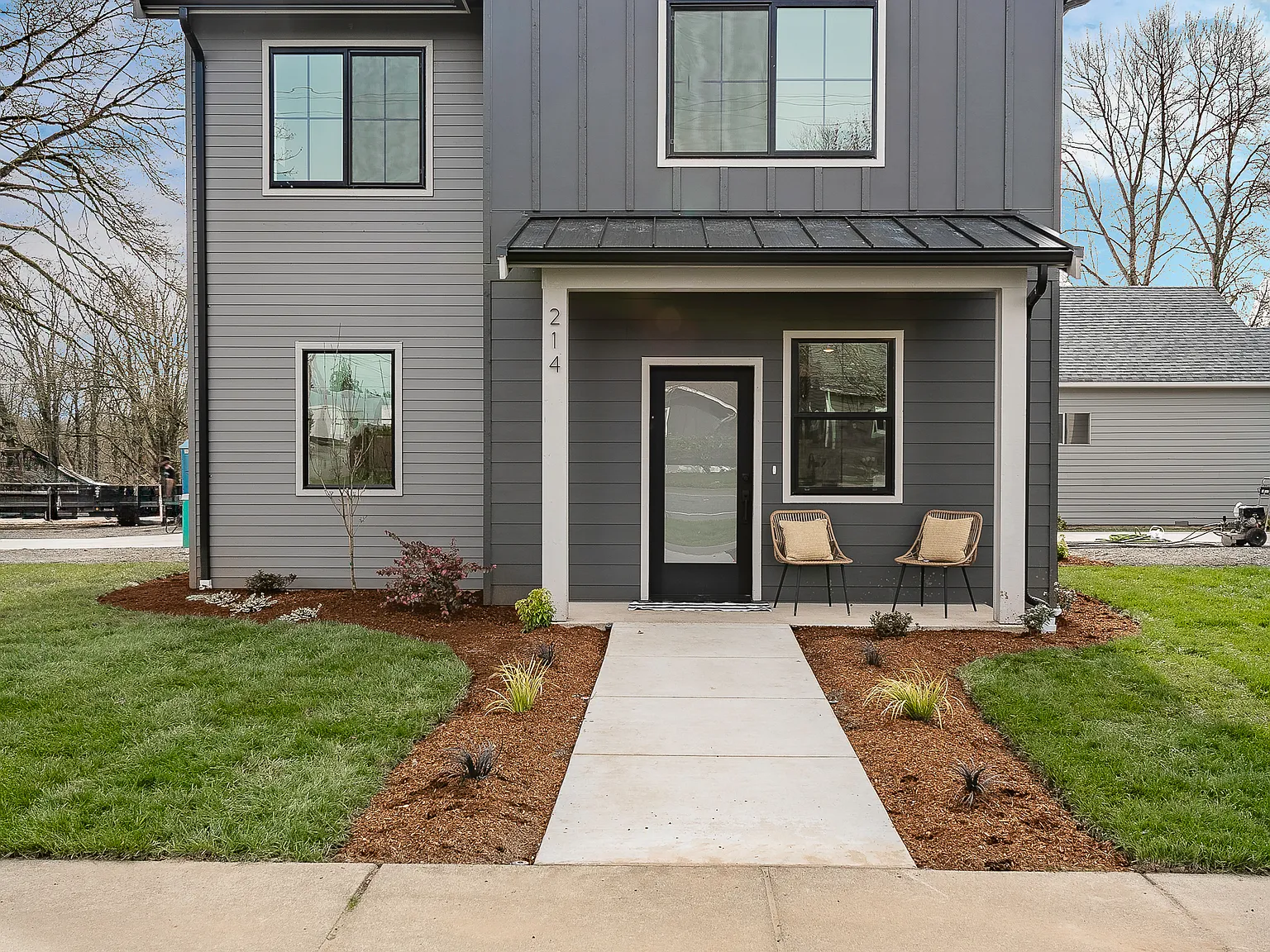 3 bed, 2.5 bath, 998 sqft, $2,500 — Photo 3