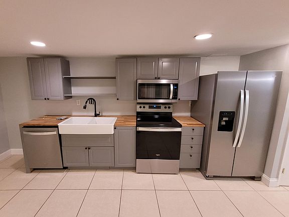 2nd image of 127 Seaton Pl NW #B