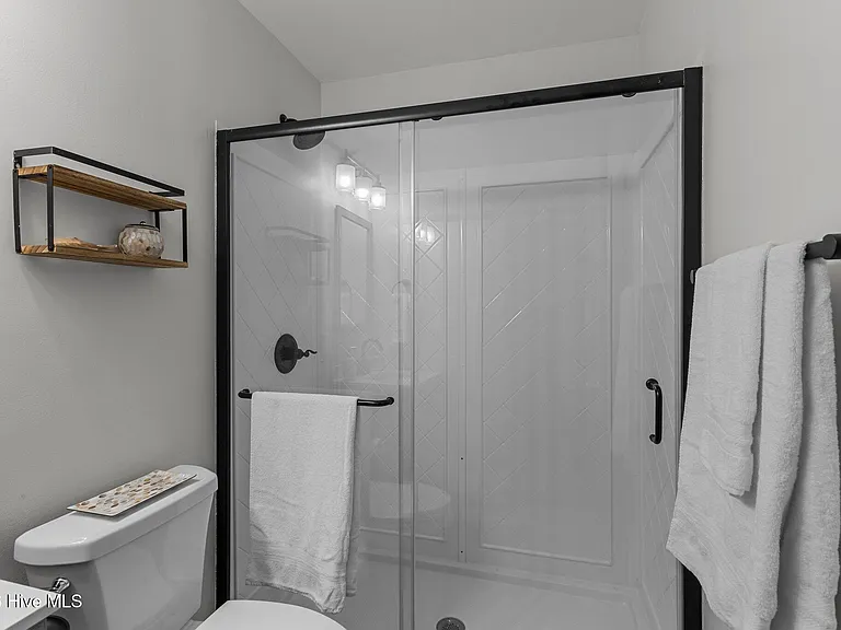 180 Wallace Rd — Photo 27