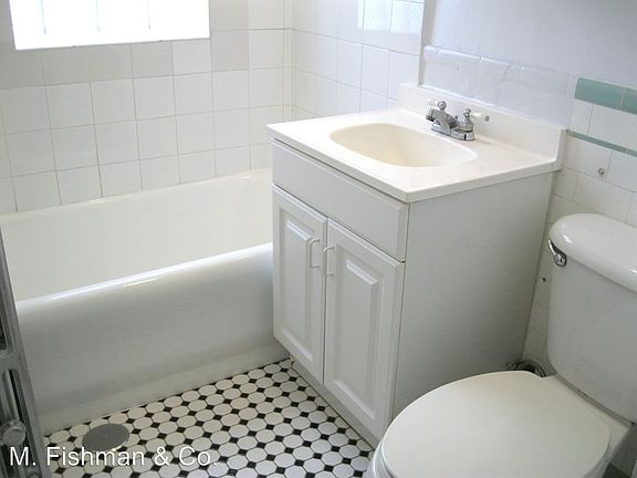 5th image of 2944 N Albany Ave APT 2W