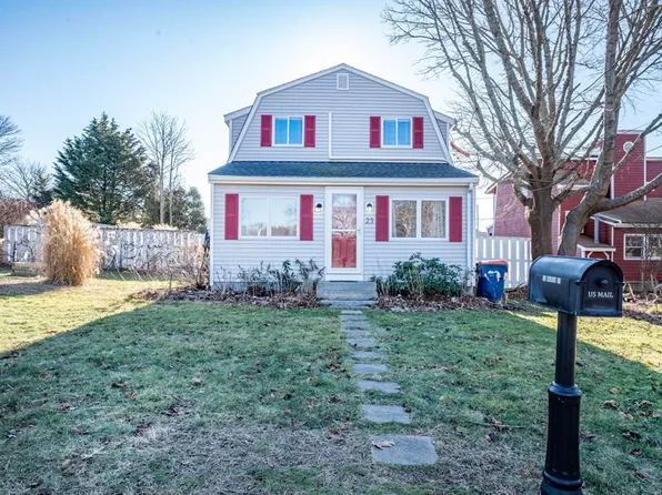 23 Hacker St, Fairhaven, MA 02719