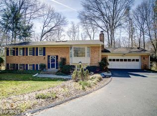 9823 Bridleridge Ct, Vienna, VA 22181