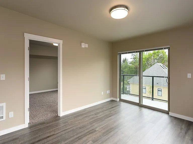 One Month Free, Broadway Station Apartments — Photo 22