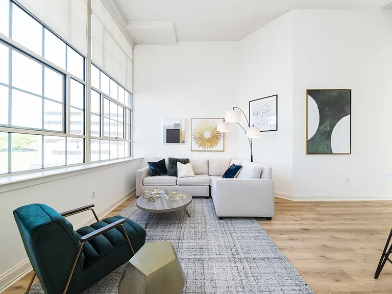 2121 Market Street — Photo 8