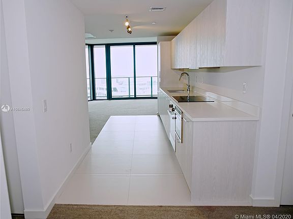 2nd image of 501 NE 31st St Unit 1401