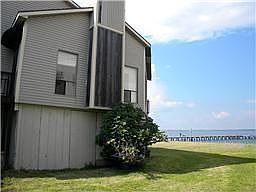 2nd image of 210 Bay Colony Dr