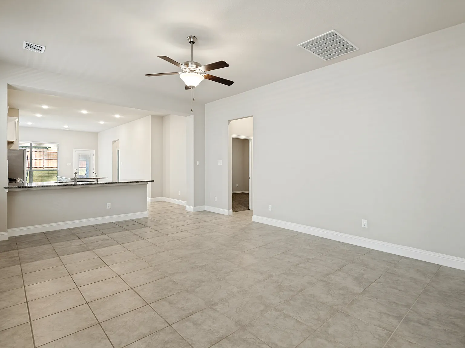3 bed, 1750 sqft, $2,300 — Photo 4