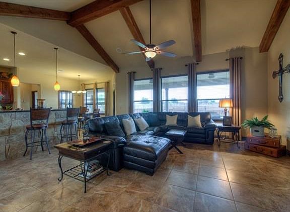 4th image of 116 Sarahs Ln