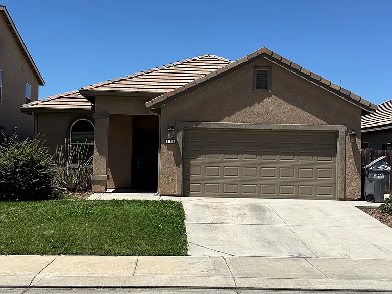 177 Pyramid Ct — Photo 1