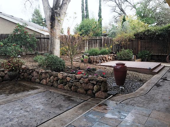 3rd image of 1724 Park Place Dr