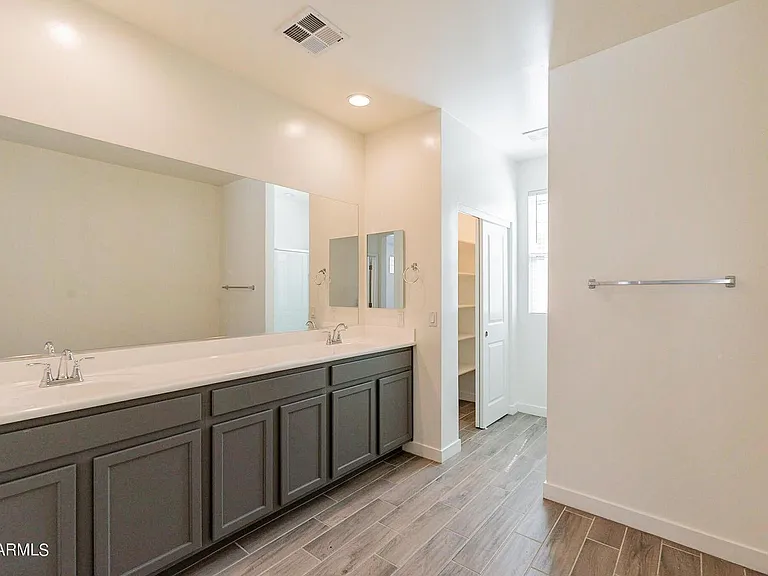5516 S Dillon Cir — Photo 16