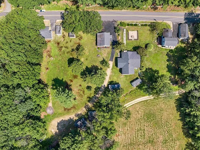 7B Roberts Cove Rd #B — Photo 14