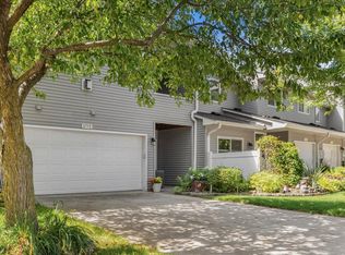 577 Woodduck Dr UNIT E, Saint Paul, MN 55125